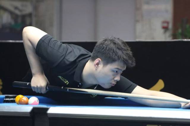 辽篮惨败广州赛后，付豪怒怼球迷，杨鸣说的实在，球迷：算啥东西