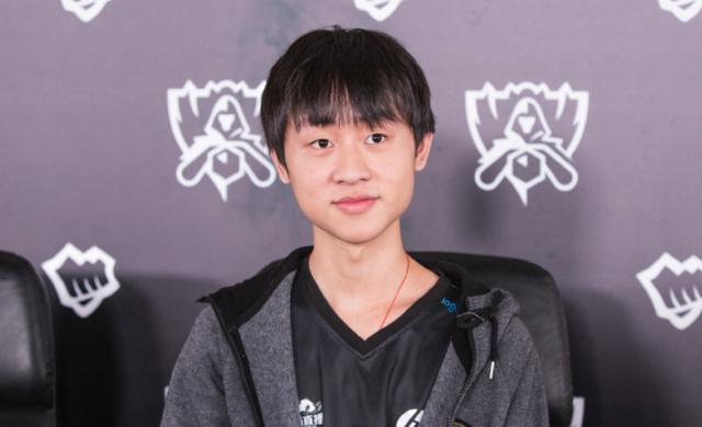 周末与凯塞多的对位？赖斯：我们是不同位置，我对他充满敬意